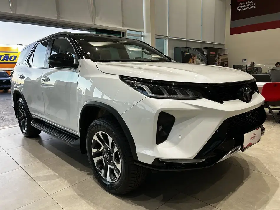 Hilux Sw4 2.8 D-4D Turbo Diesel Diamond 7L 4X4 Automático 2