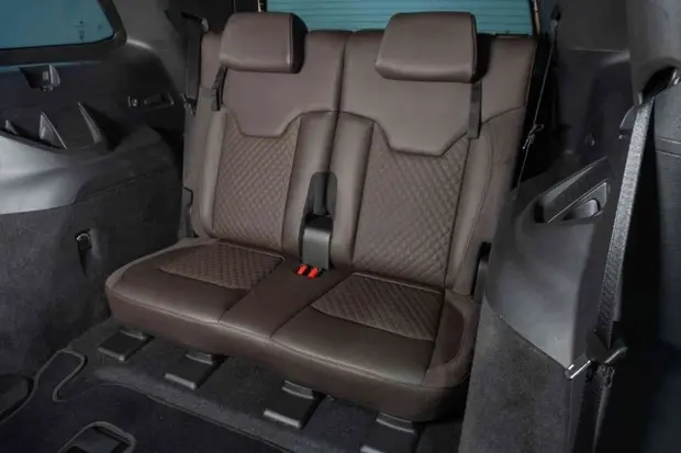 Jeep COMMANDER 1.3 T270 TURBO FLEX OVERLAND AT6