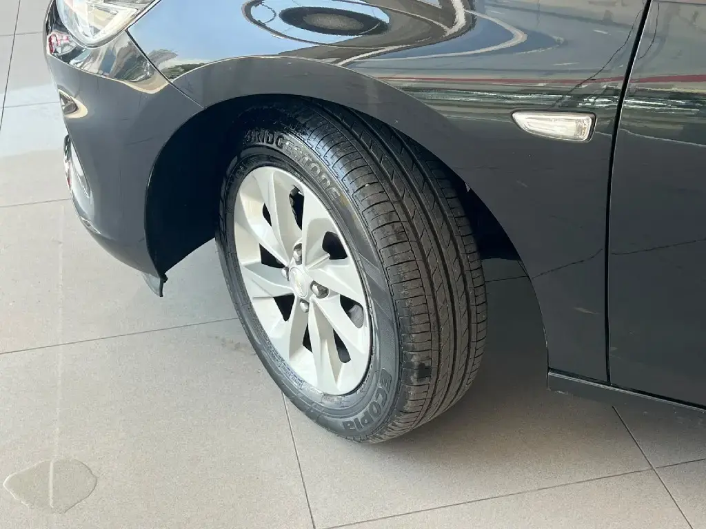 galeria ONIX SEDAN