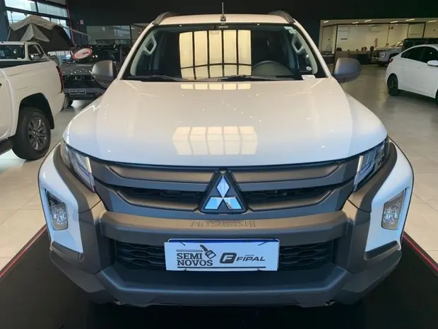 Mitsubishi L200 TRITON 2.4 16V TURBO DIESEL SPORT OUTDOOR PLUS CD 4P 4X4 AUTOMÁTICO