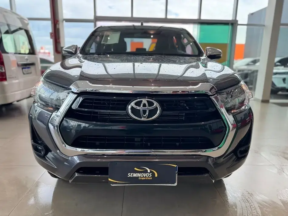 Hilux 2.8 D-4D Turbo Diesel Cd Srv 4X4 Automático