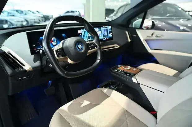 Bmw iX xDrive40 (Aut.) (Elétrico)