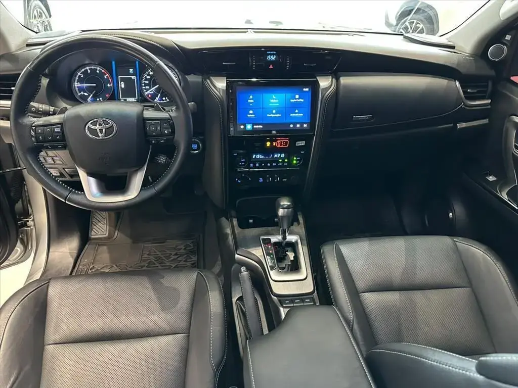 galeria HILUX SW4