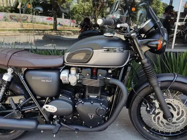 Triumph Bonneville T120 T120 Black
