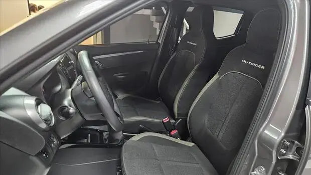 Renault KWID 1.0 12V SCE FLEX OUTSIDER MANUAL