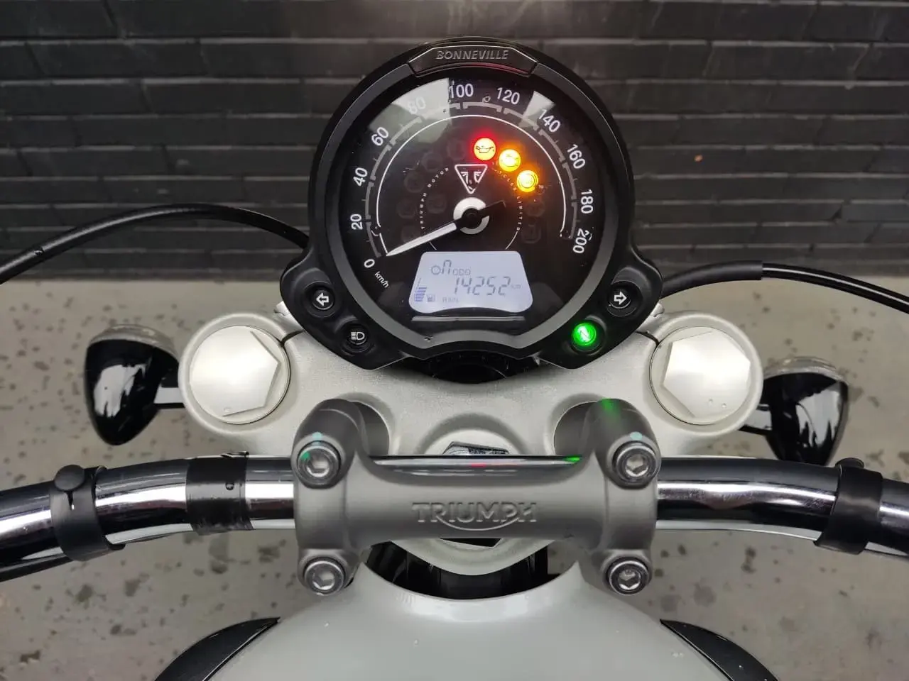 galeria Bonneville Speedmaster