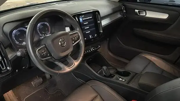 Volvo XC40 2.0 T4 GASOLINA MOMENTUM GEARTRONIC