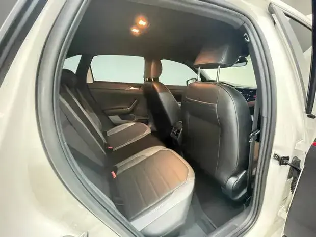 Volkswagen Nivus Highline 1.0 Turbo (Flex) (Aut)