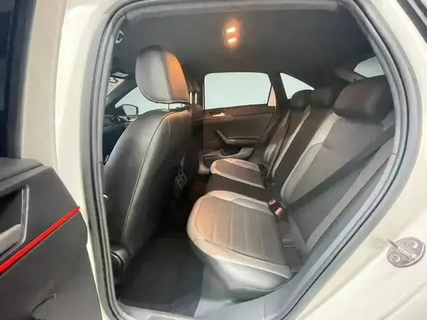 Volkswagen Nivus Highline 1.0 Turbo (Flex) (Aut)