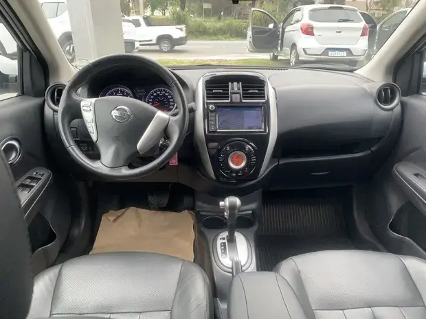 Nissan VERSA 1.6 16V FLEXSTART SL 4P XTRONIC