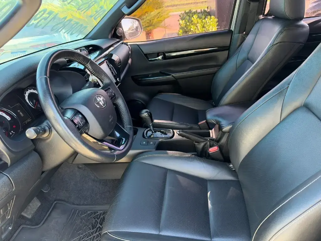 galeria HILUX