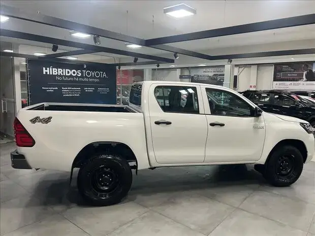 Toyota HILUX 2.8 D-4D TURBO DIESEL CD POWER PACK 4X4 AUTOMÁTICO