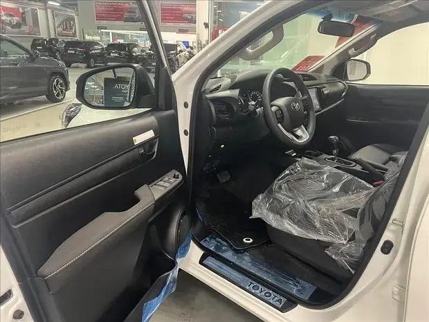 Toyota HILUX 2.8 D-4D TURBO DIESEL CD POWER PACK 4X4 AUTOMÁTICO