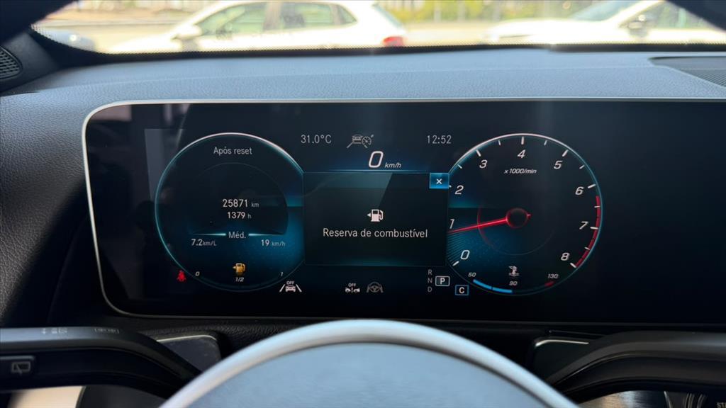 Mercedes Benz GLB 200