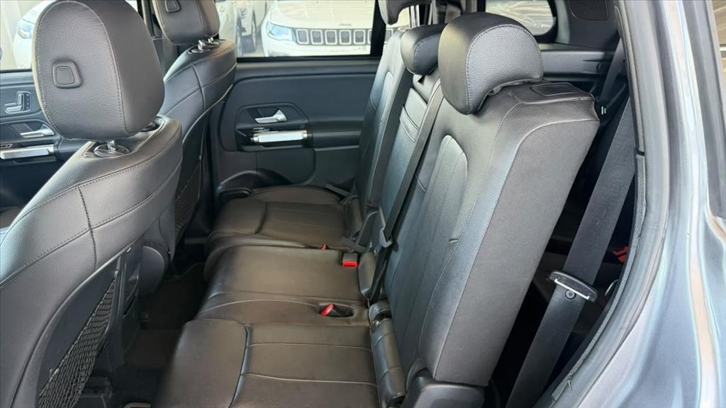 Mercedes Benz GLB 200