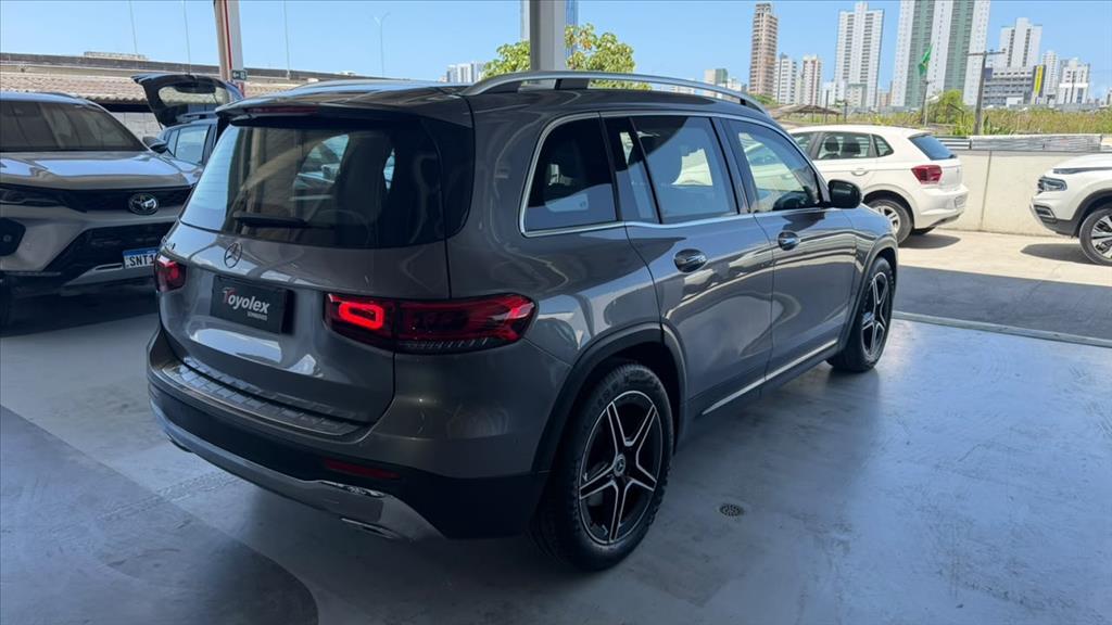 Mercedes Benz GLB 200