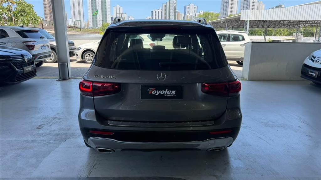 Mercedes Benz GLB 200