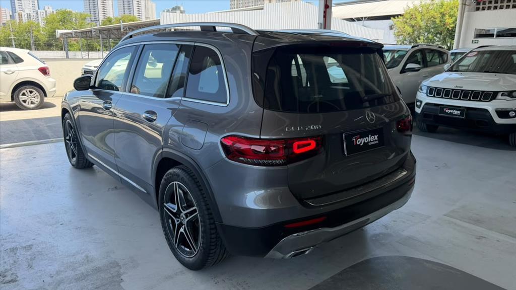 Mercedes Benz GLB 200