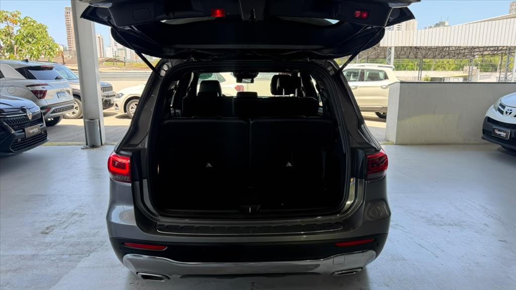 Mercedes Benz GLB 200