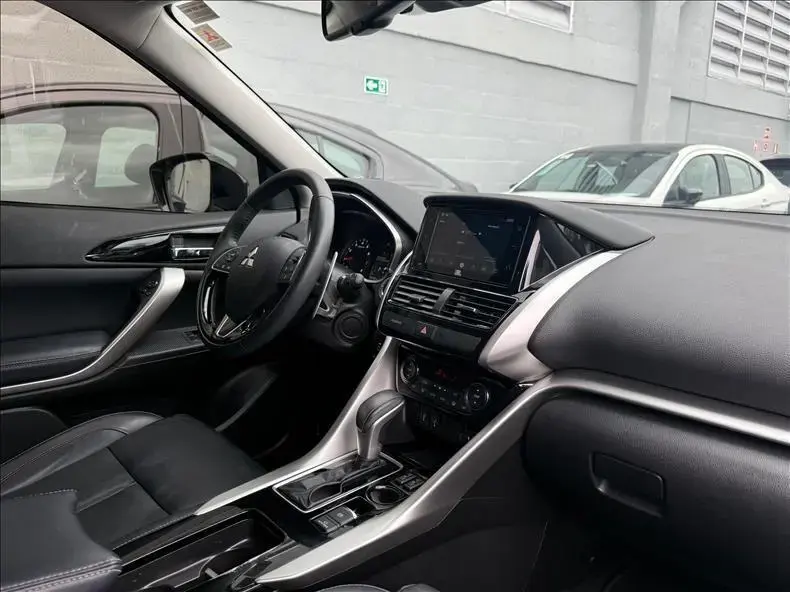 galeria ECLIPSE CROSS