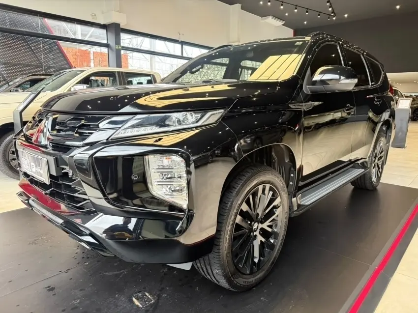 galeria PAJERO SPORT