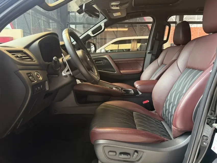 galeria PAJERO SPORT