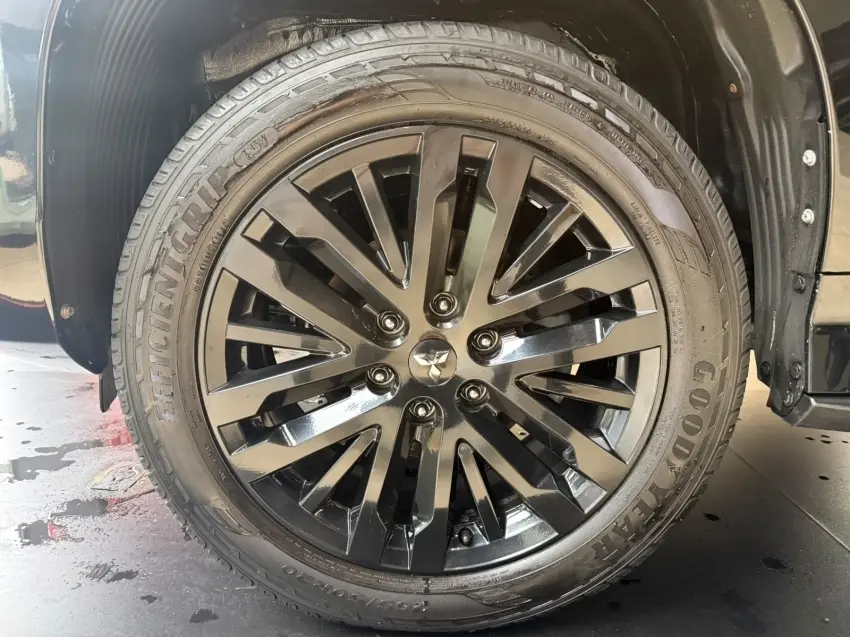 galeria PAJERO SPORT