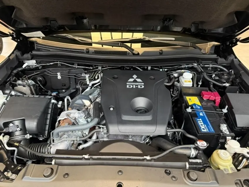 galeria PAJERO SPORT