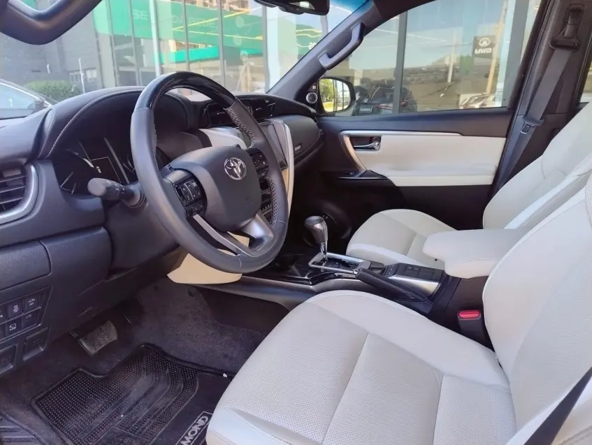 galeria HILUX SW4