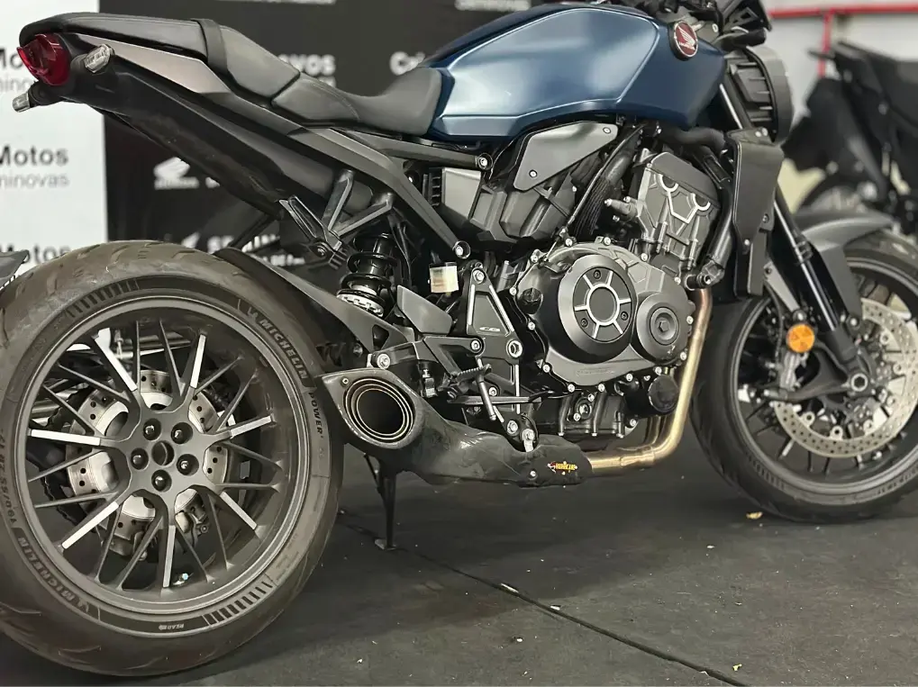 galeria Honda CB 1000R Seminova