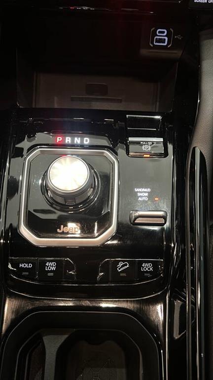Jeep COMMANDER