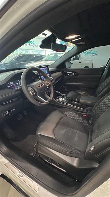 Jeep COMMANDER