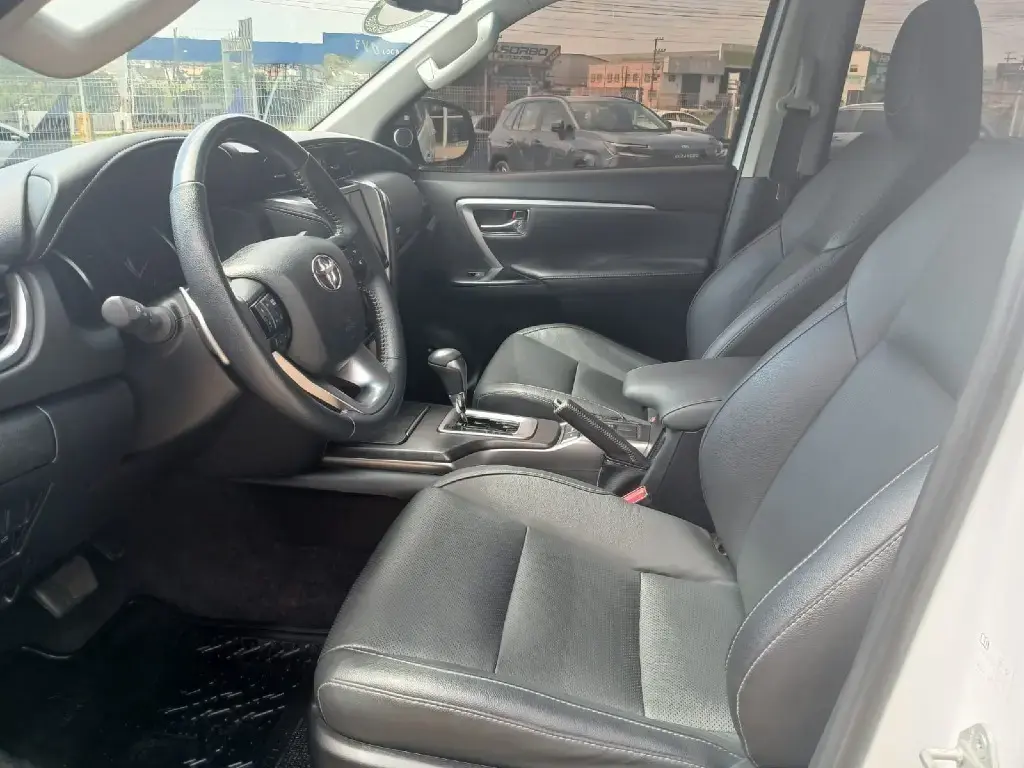 galeria HILUX SW4