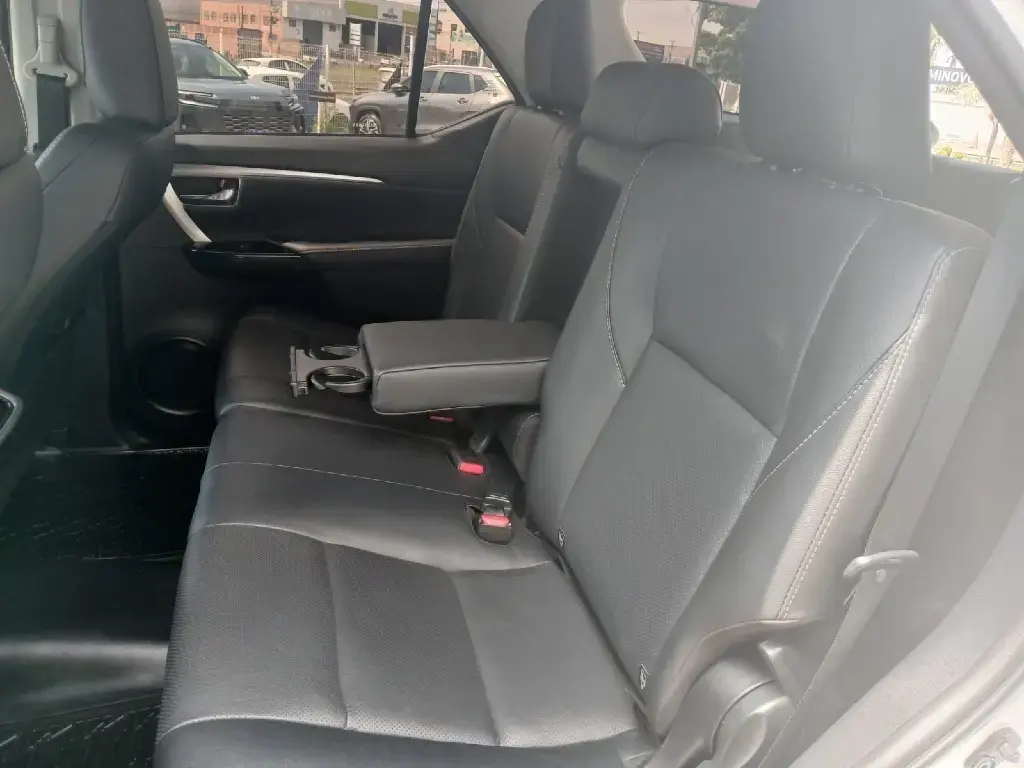 galeria HILUX SW4