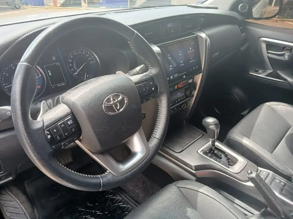 galeria HILUX SW4
