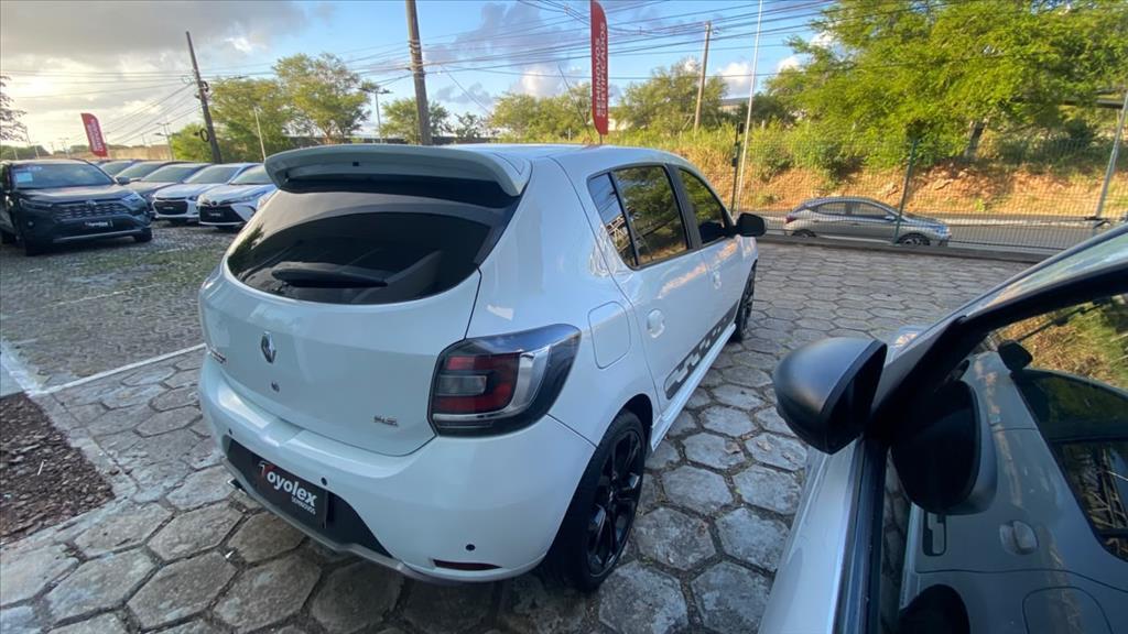 Renault SANDERO