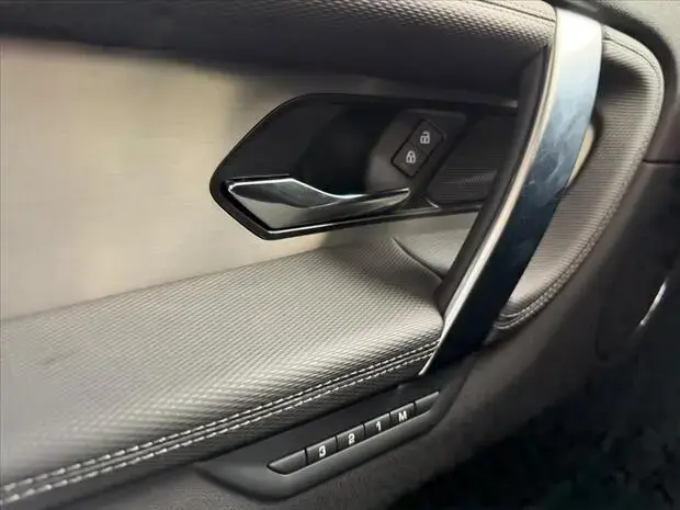 Land Rover DISCOVERY SPORT 2.0 D200 TURBO DIESEL MHEV R-DYNAMIC SE AUTOMÁTICO