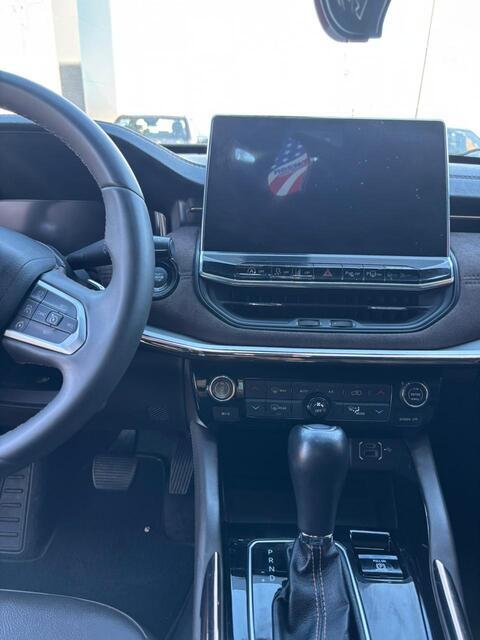 Jeep COMMANDER