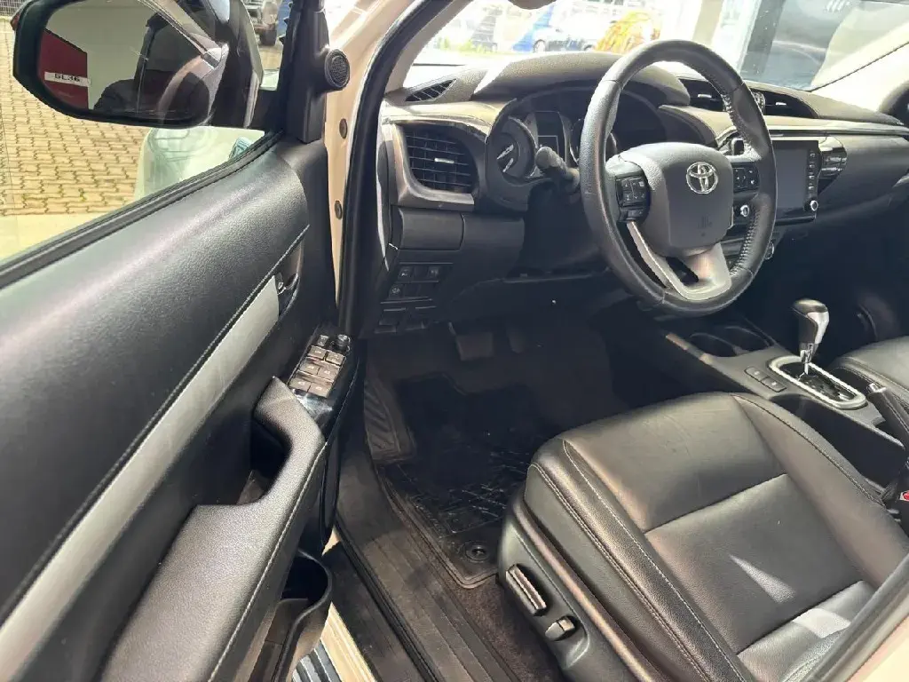 galeria HILUX