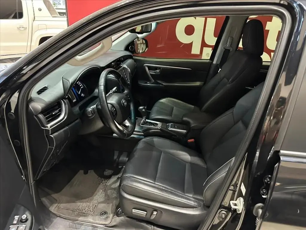galeria HILUX SW4