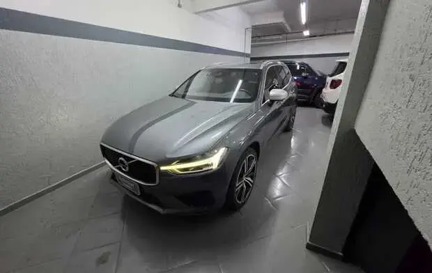 Volvo XC60 2.0 T8 Hybrid R-Design AWD