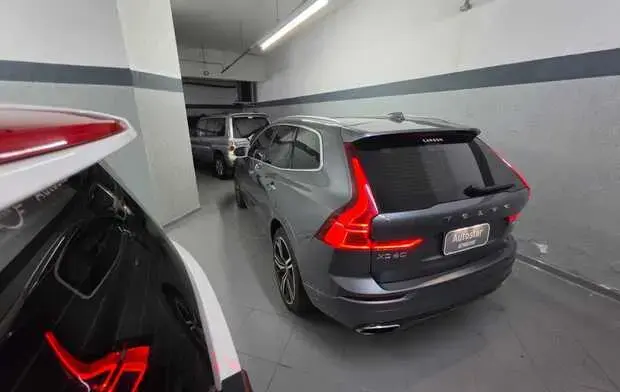 Volvo XC60 2.0 T8 Hybrid R-Design AWD