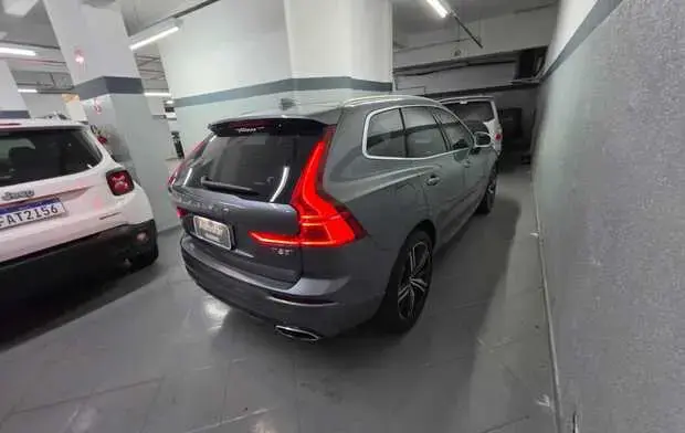 Volvo XC60 2.0 T8 Hybrid R-Design AWD