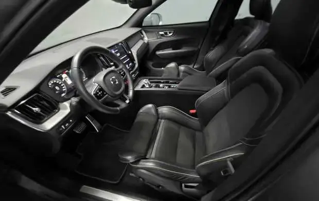 Volvo XC60 2.0 T8 Hybrid R-Design AWD