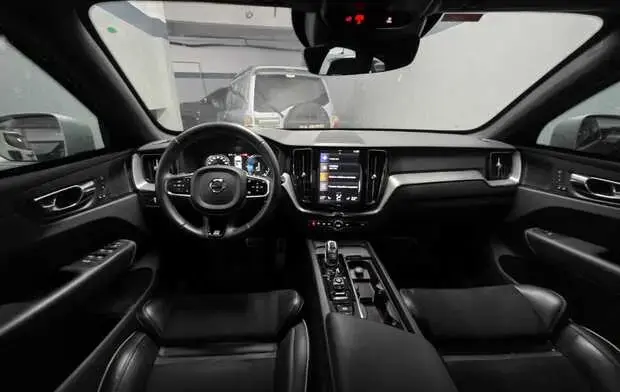 Volvo XC60 2.0 T8 Hybrid R-Design AWD