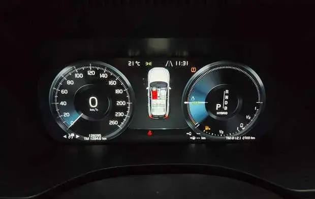Volvo XC60 2.0 T8 Hybrid R-Design AWD