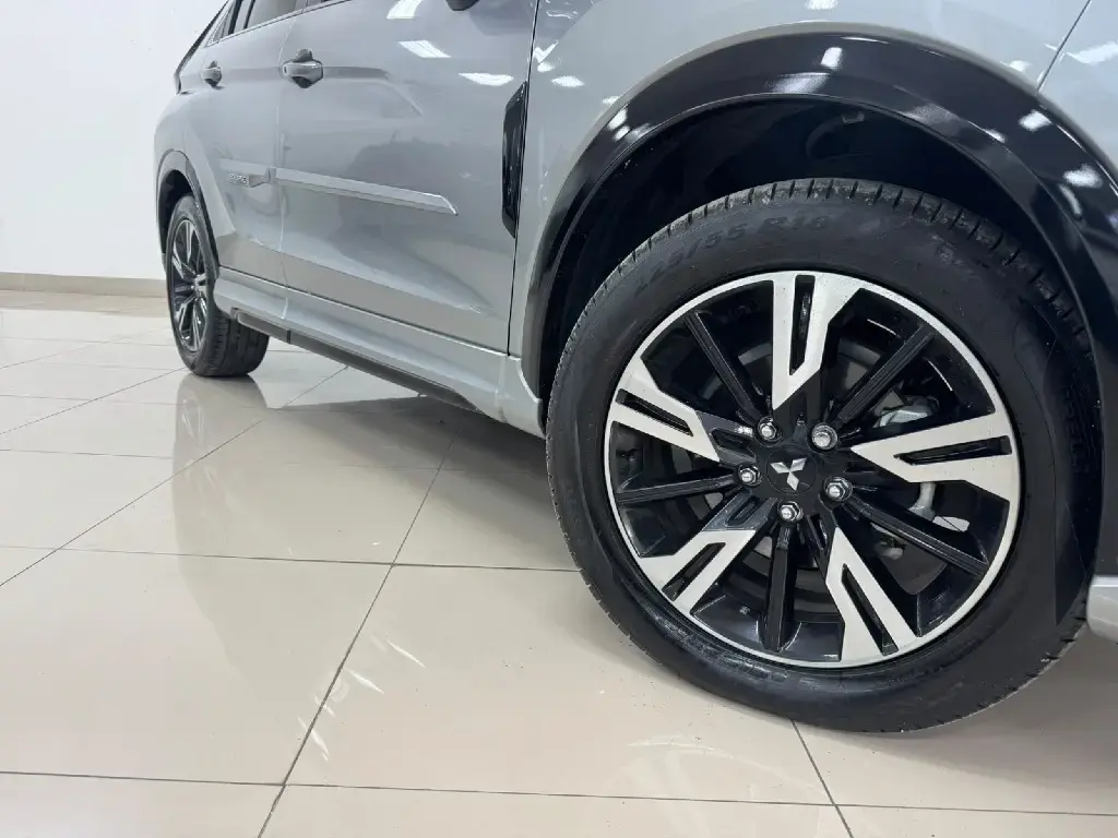 galeria ECLIPSE CROSS