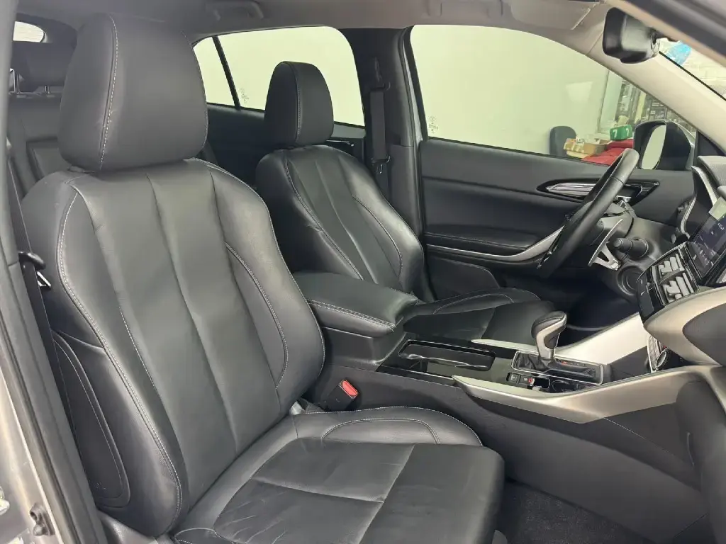 galeria ECLIPSE CROSS