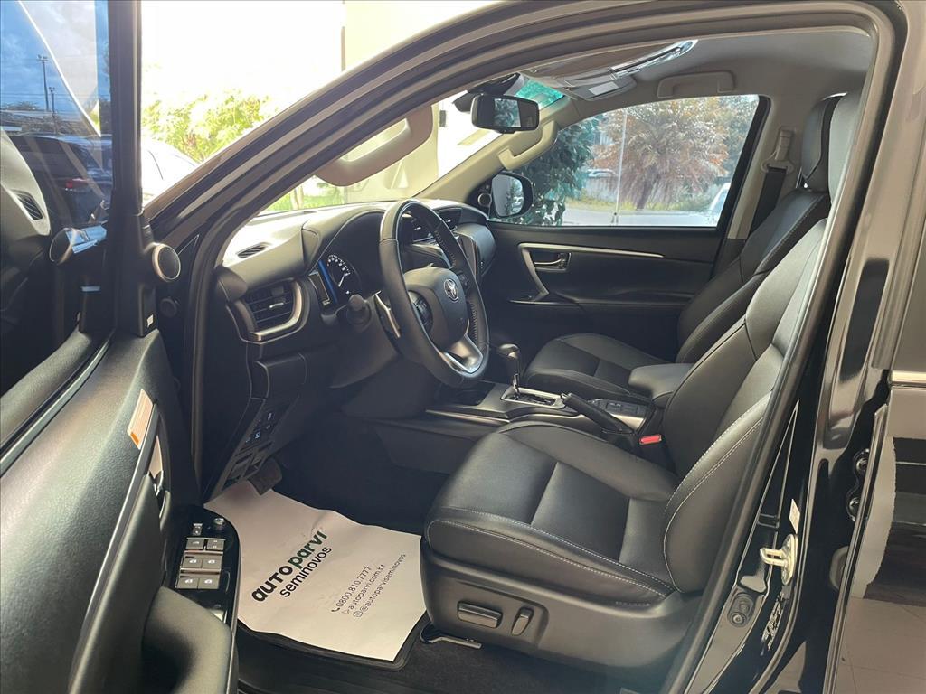 Toyota HILUX SW4