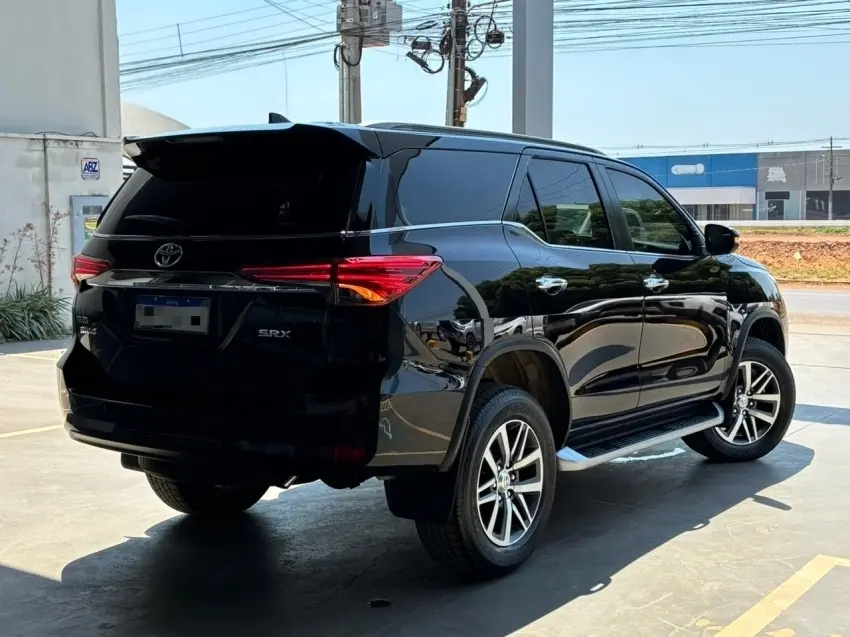 galeria HILUX SW4